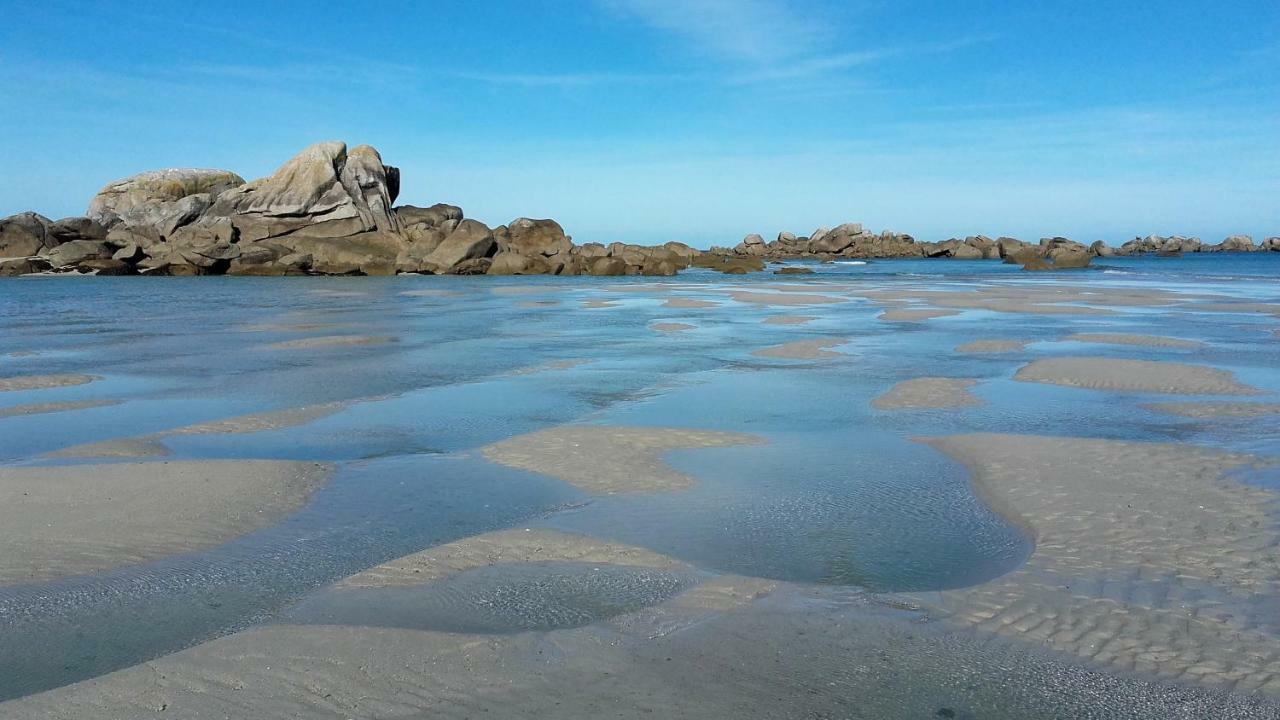 La Grange Aux Lievres, Gites Kerdoel Cléder Exteriér fotografie